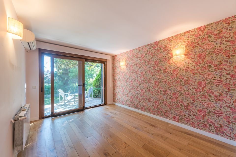Dormitorio con acceso a la terraza