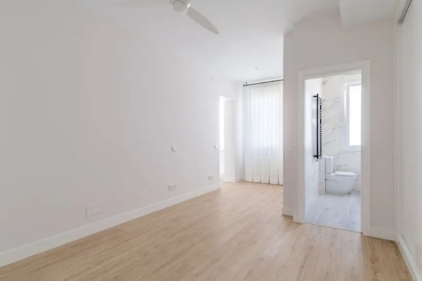Dormitorio principal con su baño integrado